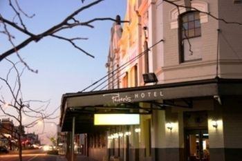 Peden'S Hotel Сесснок Экстерьер фото
