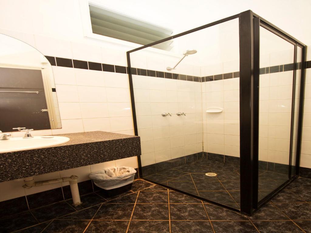 Peden'S Hotel Сесснок Экстерьер фото